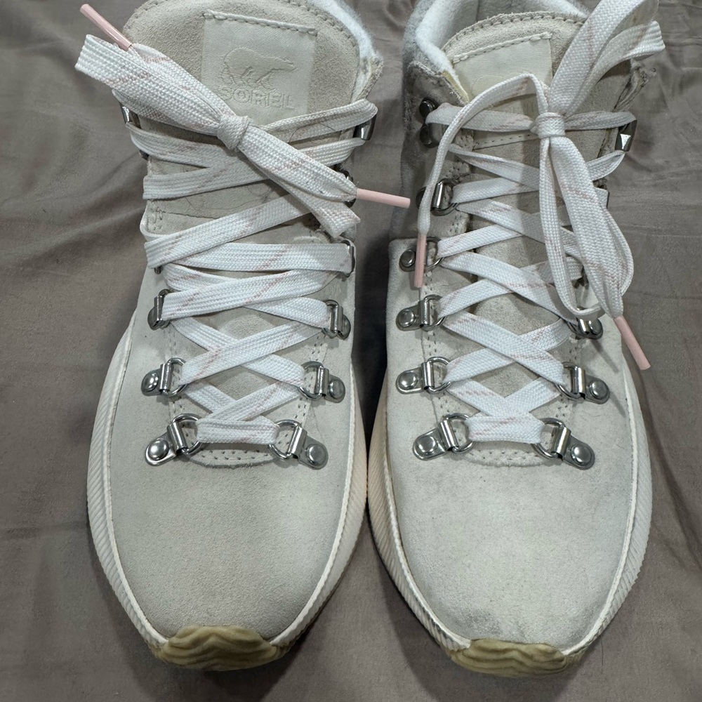 Sorel Women's Cream Lace-Up Winter Boots